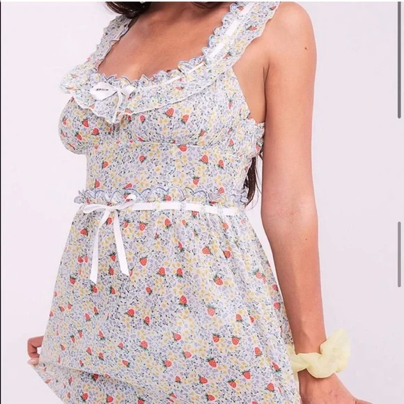 NWT for love & lemons x Victoria’s Secret strawberry kiss dress - Picture 1 of 9